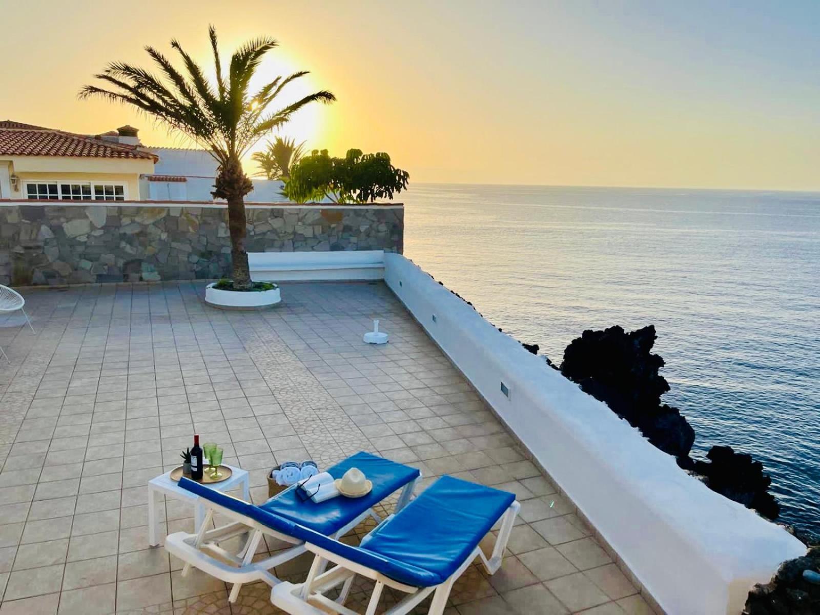 Beachfront Villa And Pool Puerto de Santiago  Exteriör bild